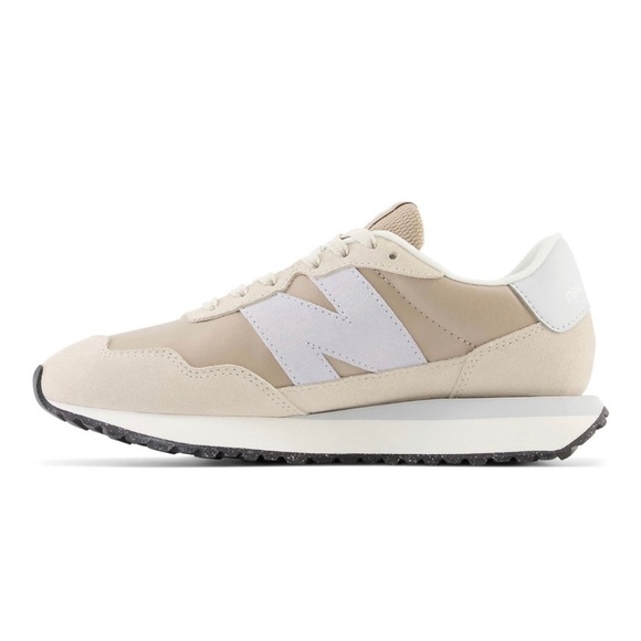 New Balance 237 Women’s 70’s Retro Athletic Running Shoes Sneaker White/Tan - Picture 2 of 6